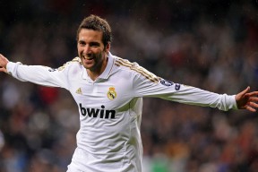 华体会体育官方网址-NBA历史最佳教练：波波维奇、菲尔杰克逊谁更伟大？他们的执教理念有何不同？